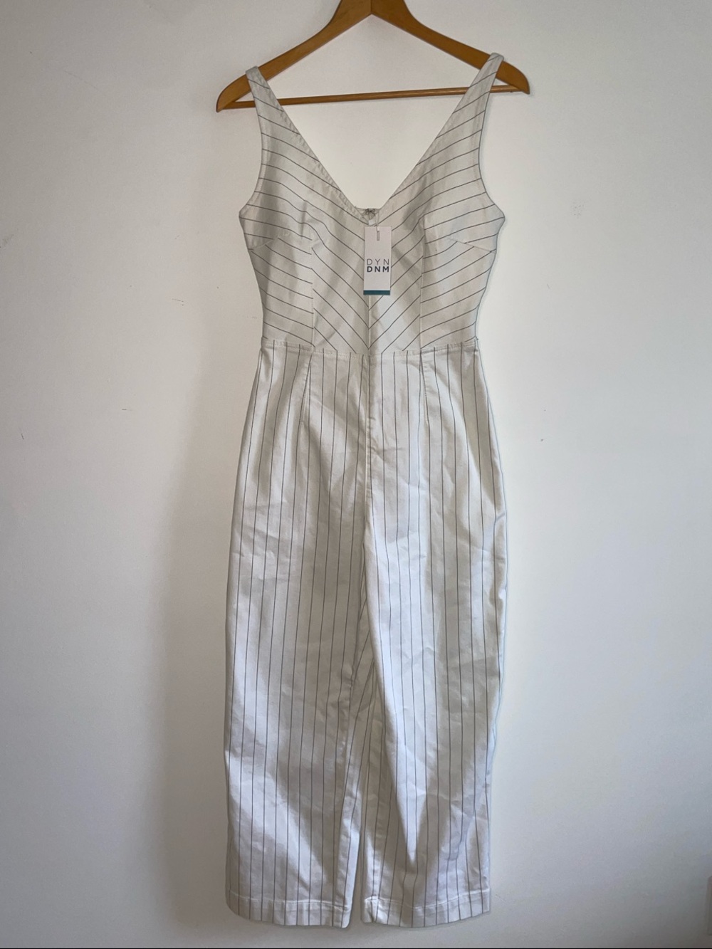 NWT - DYNAMITE White Pinstripe V-Neck Sleeveless Jumpsuit XS NEW